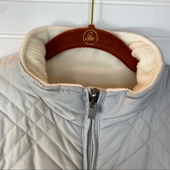 Izod Puffer Vest Reversible Zip Up Fleece Lightweight Grayish White Vest Sz M - Picture 2 of 12